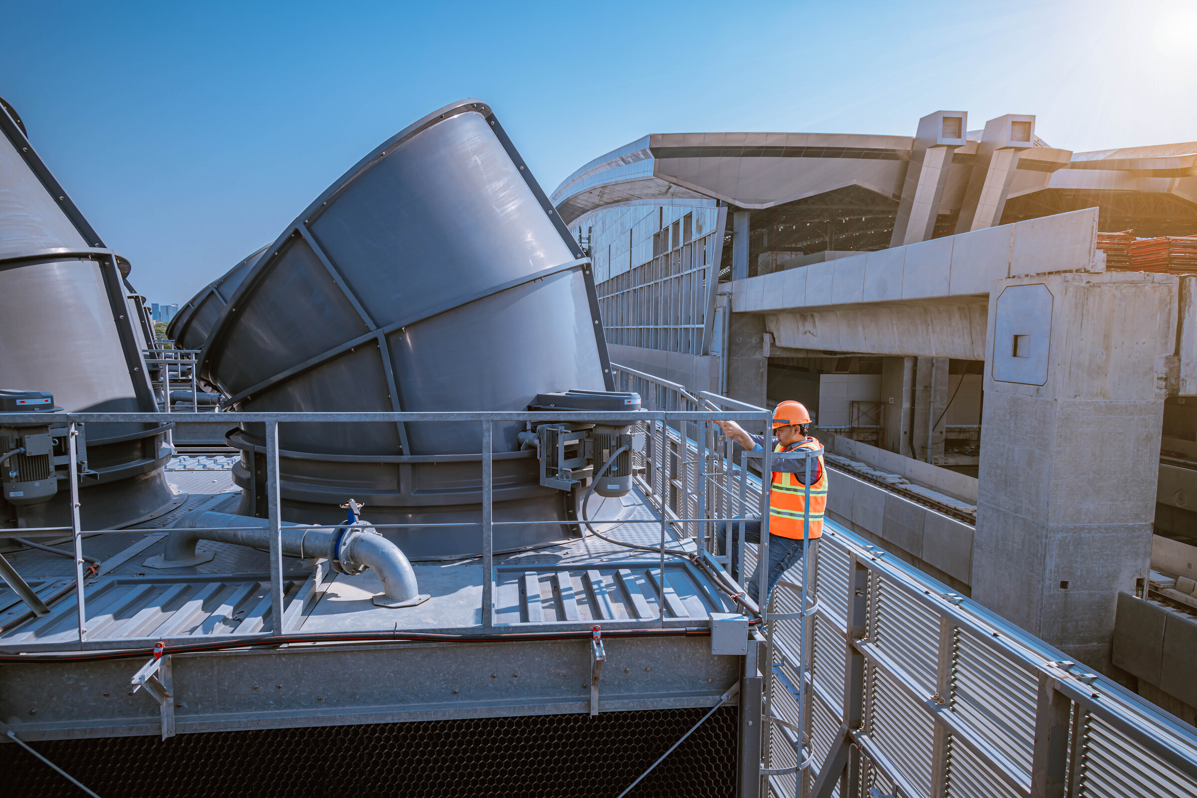 2400 industry engineer under checking the industry cooling tower air conditioner is water cooling tower air chiller hvac of large industrial building to control air system